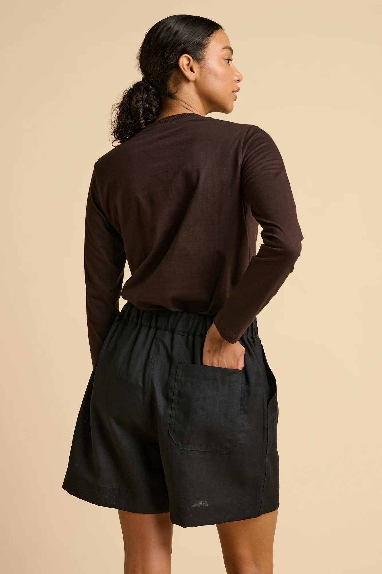 Patsy Pull Up Linen Shorts - Black - Image 6