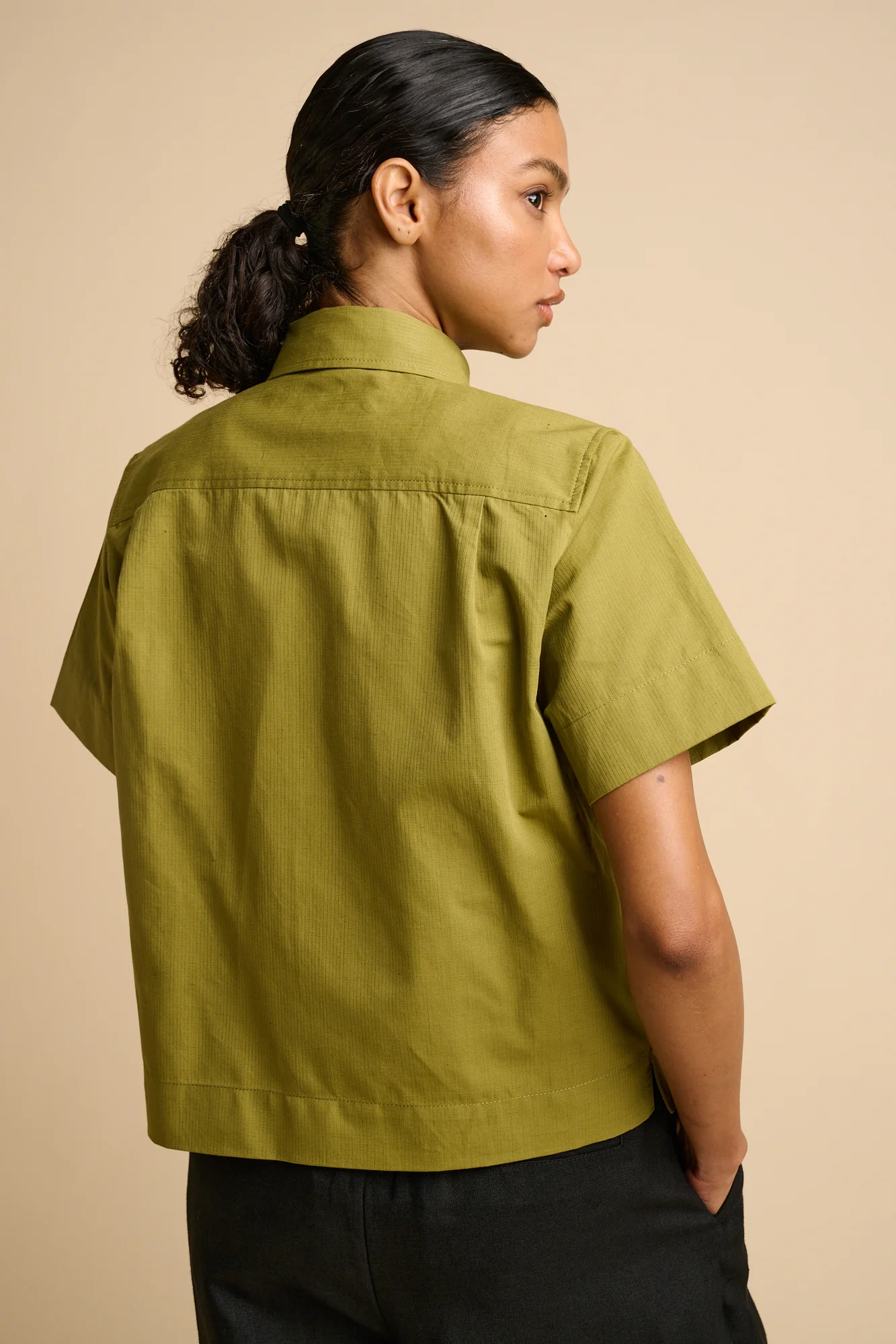 Penny Cropped Shirt Cotton Hemp - Light Olive - Image 2