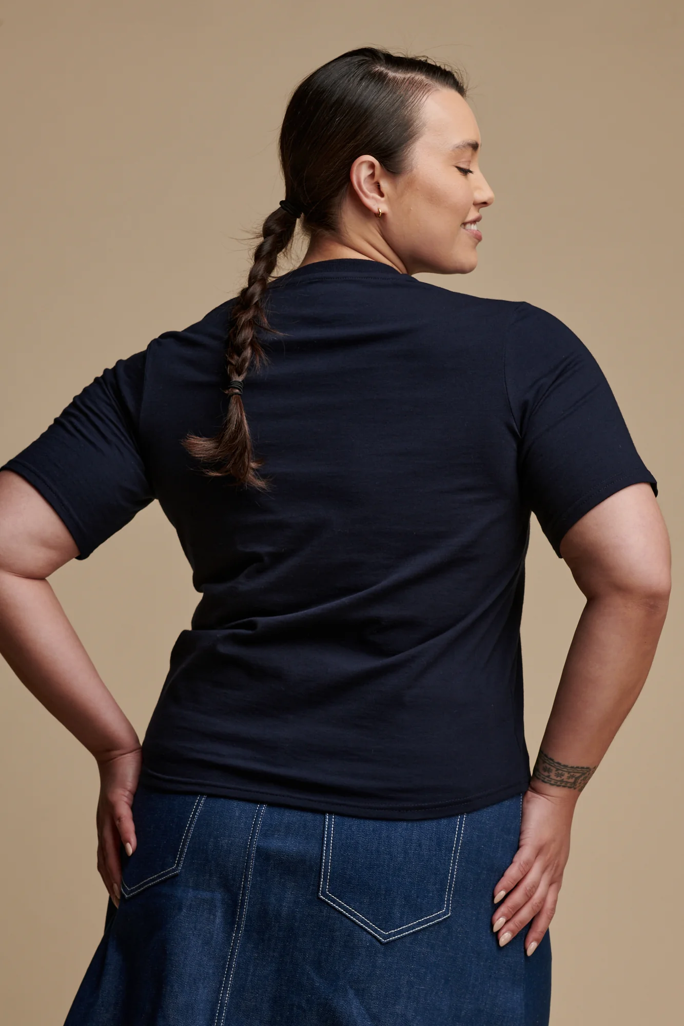 Women's Short Sleeve V-Neck T Shirt - Navy - Image 3